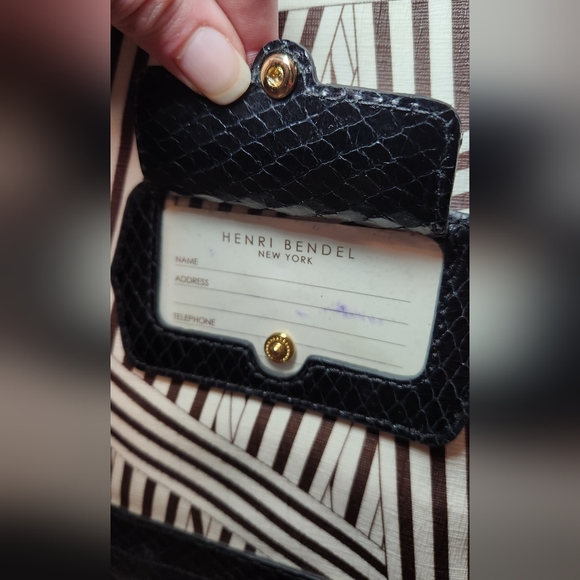 Henri bendel disturbed hatbox wheelie with hb heart keychain purse charm - Picture 11 of 12